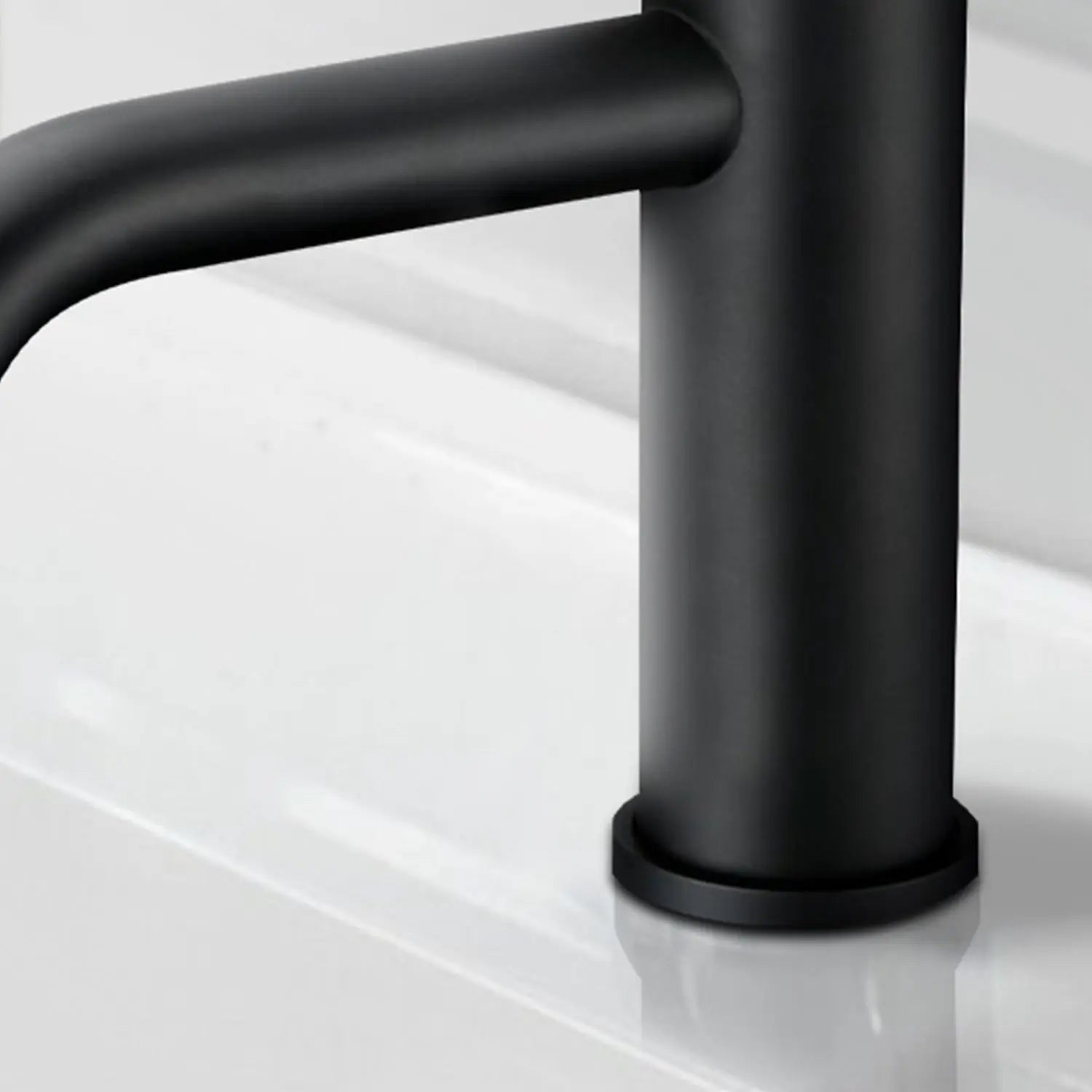 Bathroom Sink Faucet Single Handle 1 Hole Deck Mount - larahd