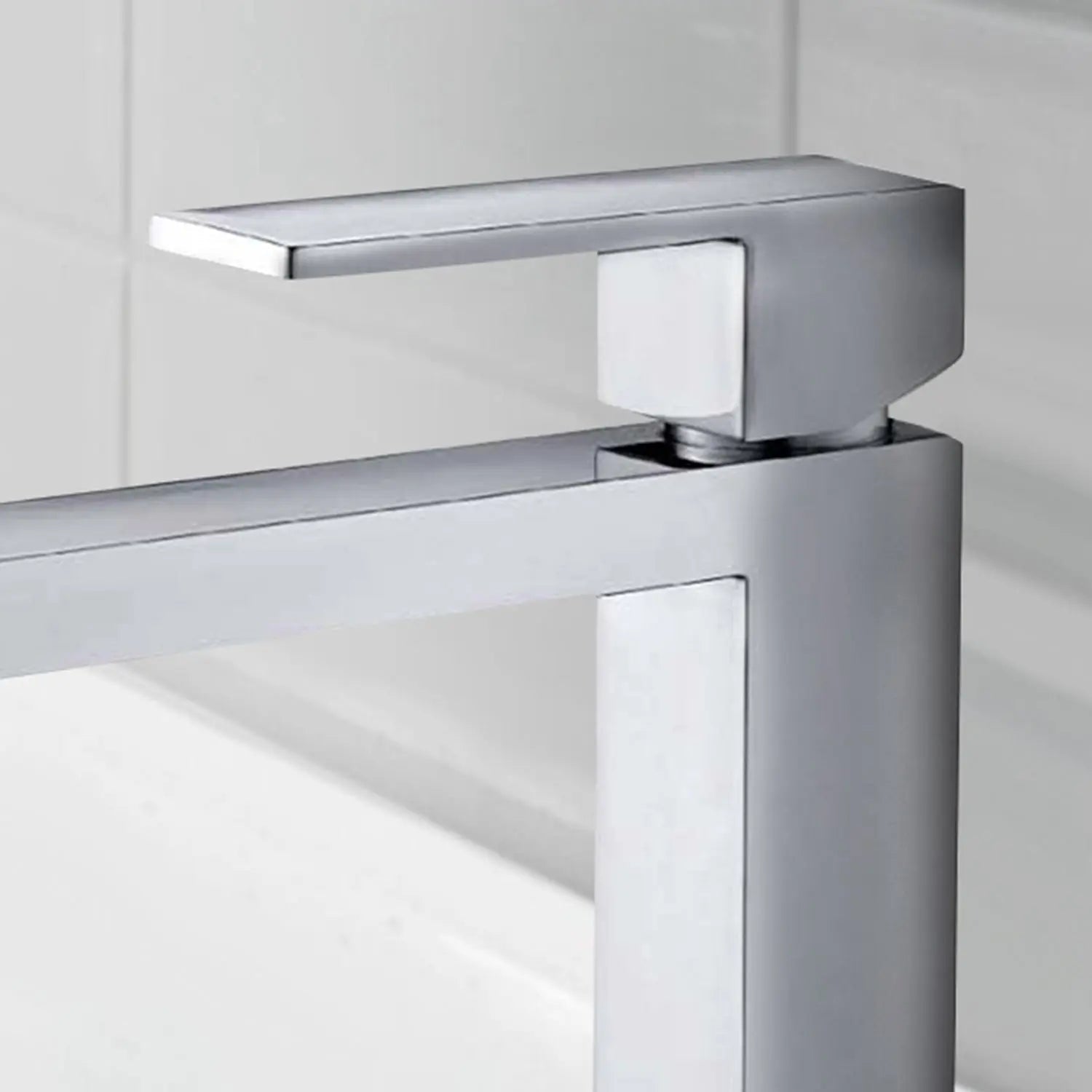 Modern Single-Hole Single-Handle Bathroom Basin Faucet - larahd